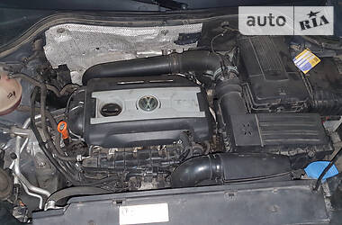 Позашляховик / Кросовер Volkswagen Tiguan 2009 в 