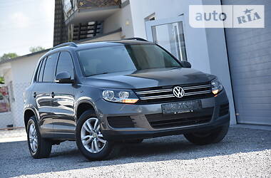 Позашляховик / Кросовер Volkswagen Tiguan 2014 в 
