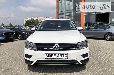 Внедорожник / Кроссовер Volkswagen Tiguan 2018 в 