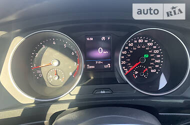 Позашляховик / Кросовер Volkswagen Tiguan 2018 в 