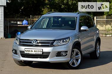 Позашляховик / Кросовер Volkswagen Tiguan 2013 в 