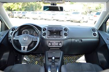 Позашляховик / Кросовер Volkswagen Tiguan 2013 в 