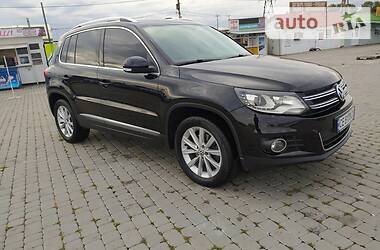 Внедорожник / Кроссовер Volkswagen Tiguan 2012 в Черновцах