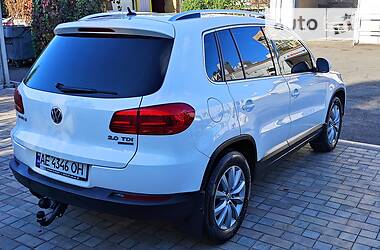 Внедорожник / Кроссовер Volkswagen Tiguan 2012 в 