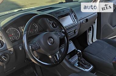 Внедорожник / Кроссовер Volkswagen Tiguan 2012 в 