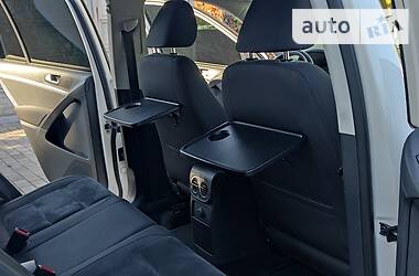 Внедорожник / Кроссовер Volkswagen Tiguan 2012 в 