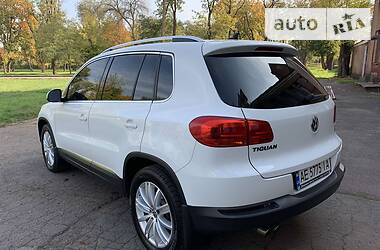 Позашляховик / Кросовер Volkswagen Tiguan 2015 в Кривому Розі