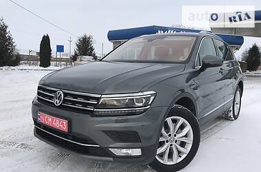 Внедорожник / Кроссовер Volkswagen Tiguan 2017 в Львове