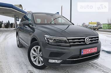 Внедорожник / Кроссовер Volkswagen Tiguan 2017 в Львове