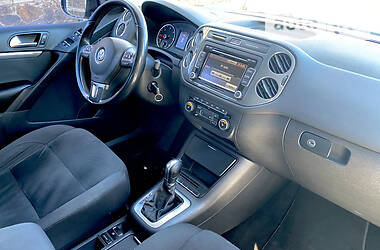Внедорожник / Кроссовер Volkswagen Tiguan 2012 в Мариуполе