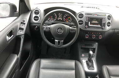 Внедорожник / Кроссовер Volkswagen Tiguan 2015 в Херсоне