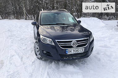 Внедорожник / Кроссовер Volkswagen Tiguan 2008 в Рокитном