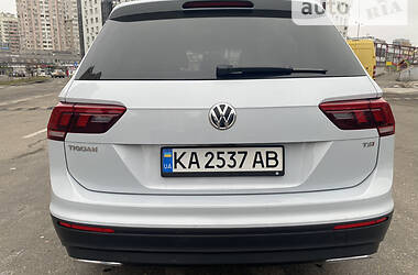 Внедорожник / Кроссовер Volkswagen Tiguan 2017 в Киеве