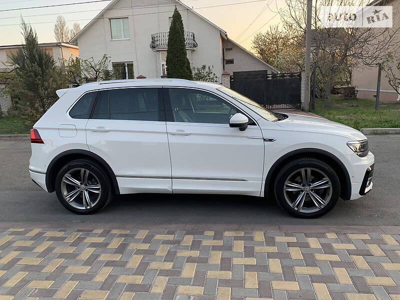 Позашляховик / Кросовер Volkswagen Tiguan 2017 в Києві