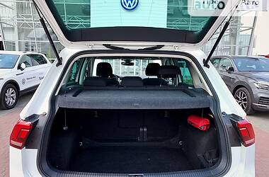 Внедорожник / Кроссовер Volkswagen Tiguan 2016 в Хмельницком