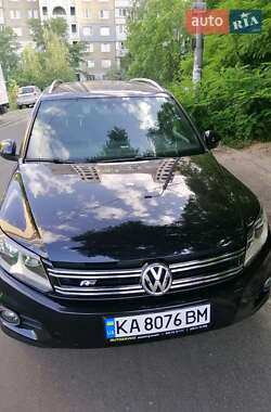 Внедорожник / Кроссовер Volkswagen Tiguan 2016 в 