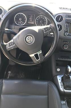 Внедорожник / Кроссовер Volkswagen Tiguan 2014 в 