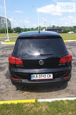 Внедорожник / Кроссовер Volkswagen Tiguan 2011 в Киеве