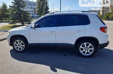 Внедорожник / Кроссовер Volkswagen Tiguan 2010 в Киеве