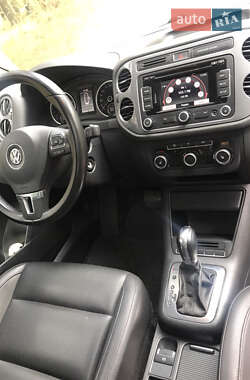 Внедорожник / Кроссовер Volkswagen Tiguan 2012 в 