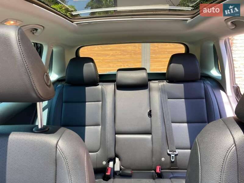 Внедорожник / Кроссовер Volkswagen Tiguan 2011 в Одессе