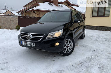 Внедорожник / Кроссовер Volkswagen Tiguan 2010 в Львове