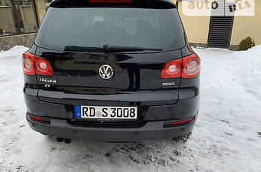 Внедорожник / Кроссовер Volkswagen Tiguan 2010 в Львове