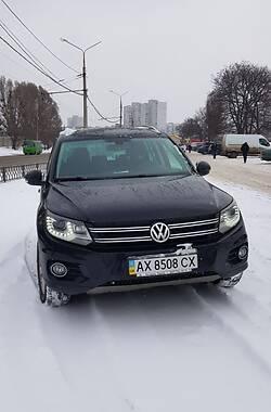 Внедорожник / Кроссовер Volkswagen Tiguan 2012 в Харькове