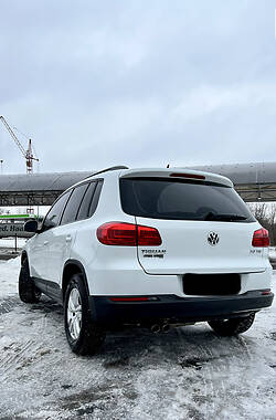 Позашляховик / Кросовер Volkswagen Tiguan 2016 в Полтаві