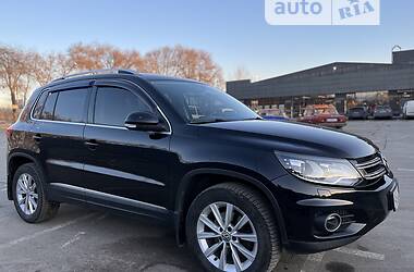 Внедорожник / Кроссовер Volkswagen Tiguan 2015 в 