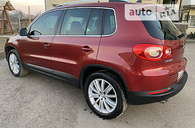 Внедорожник / Кроссовер Volkswagen Tiguan 2010 в Самборе