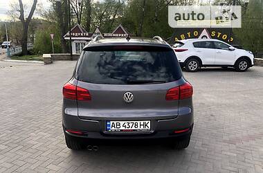 Внедорожник / Кроссовер Volkswagen Tiguan 2011 в Могилев-Подольске