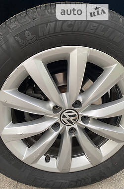 Внедорожник / Кроссовер Volkswagen Tiguan 2010 в 