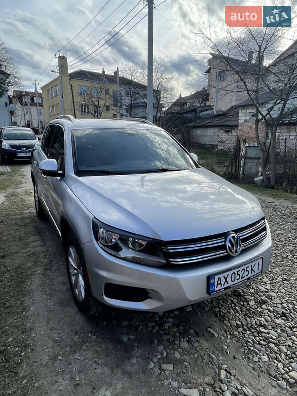 Позашляховик / Кросовер Volkswagen Tiguan 2016 в Івано-Франківську
