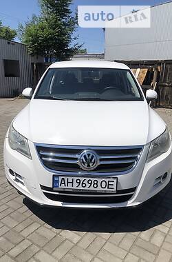 Внедорожник / Кроссовер Volkswagen Tiguan 2010 в Запорожье