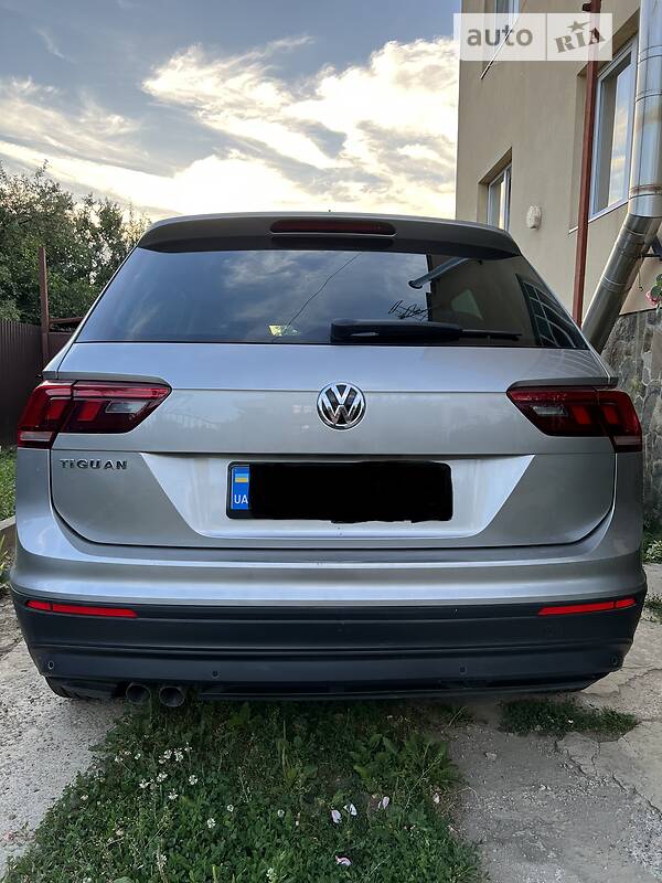 Позашляховик / Кросовер Volkswagen Tiguan 2017 в Ужгороді