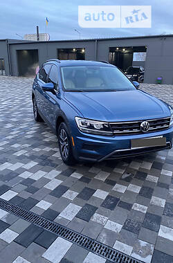 Внедорожник / Кроссовер Volkswagen Tiguan 2019 в 
