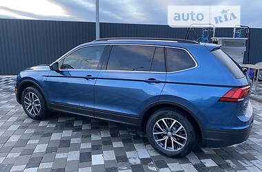 Внедорожник / Кроссовер Volkswagen Tiguan 2019 в 