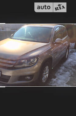 Позашляховик / Кросовер Volkswagen Tiguan 2011 в Ужгороді