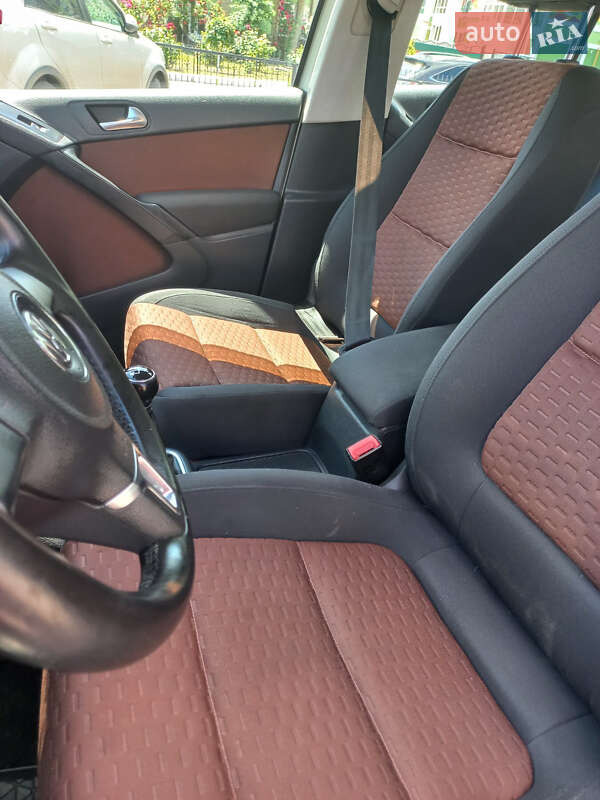 Внедорожник / Кроссовер Volkswagen Tiguan 2011 в Полтаве