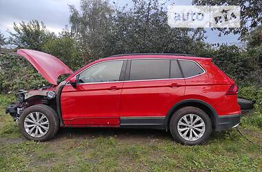 Внедорожник / Кроссовер Volkswagen Tiguan 2018 в Луцке