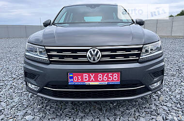 Внедорожник / Кроссовер Volkswagen Tiguan 2017 в Бродах