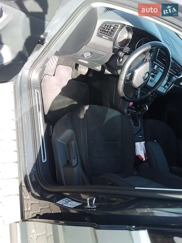 Внедорожник / Кроссовер Volkswagen Tiguan 2018 в Городке