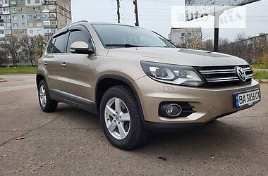 Внедорожник / Кроссовер Volkswagen Tiguan 2011 в Кропивницком