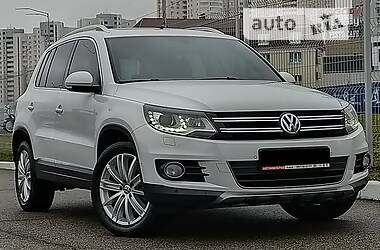 Позашляховик / Кросовер Volkswagen Tiguan 2015 в Києві