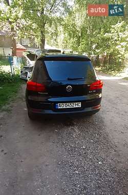 Хэтчбек Volkswagen Tiguan 2011 в Рахове