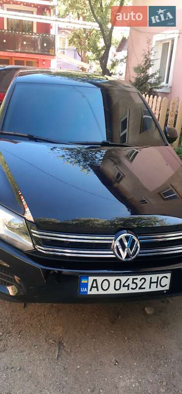 Хэтчбек Volkswagen Tiguan 2011 в Рахове