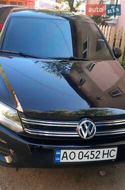 Хэтчбек Volkswagen Tiguan 2011 в 