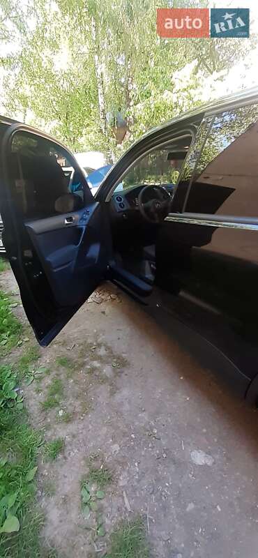 Хэтчбек Volkswagen Tiguan 2011 в Рахове