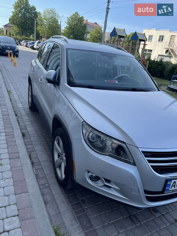 Внедорожник / Кроссовер Volkswagen Tiguan 2010 в Киеве